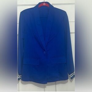 “Send Ur Price?” Amazing Royal Blue Blazer With Striped Cuffs & Matching Pants 💙